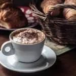 イタリアではミルキーなコーヒーは午前中にしか飲みません。