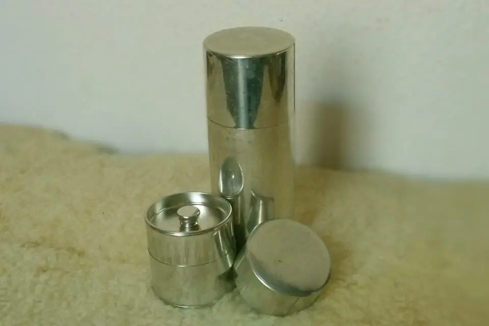 間違った保存で味も台無し 日本茶のおいしさを保つコツと茶筒とは