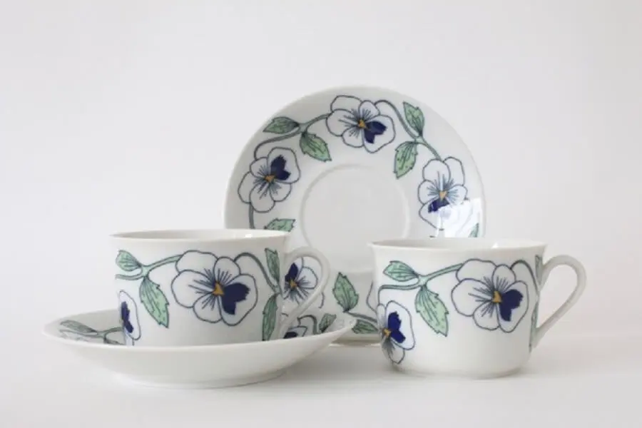 スウェーデン発【ロールストランド】温もりと気品をにじませる北欧食器